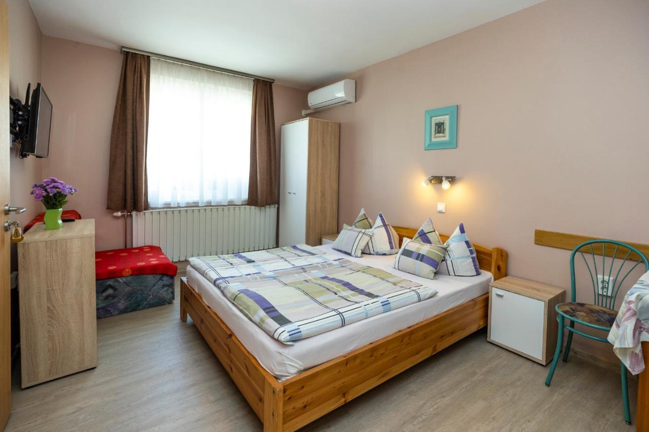 Cecey Apartman 埃格尔 外观 照片