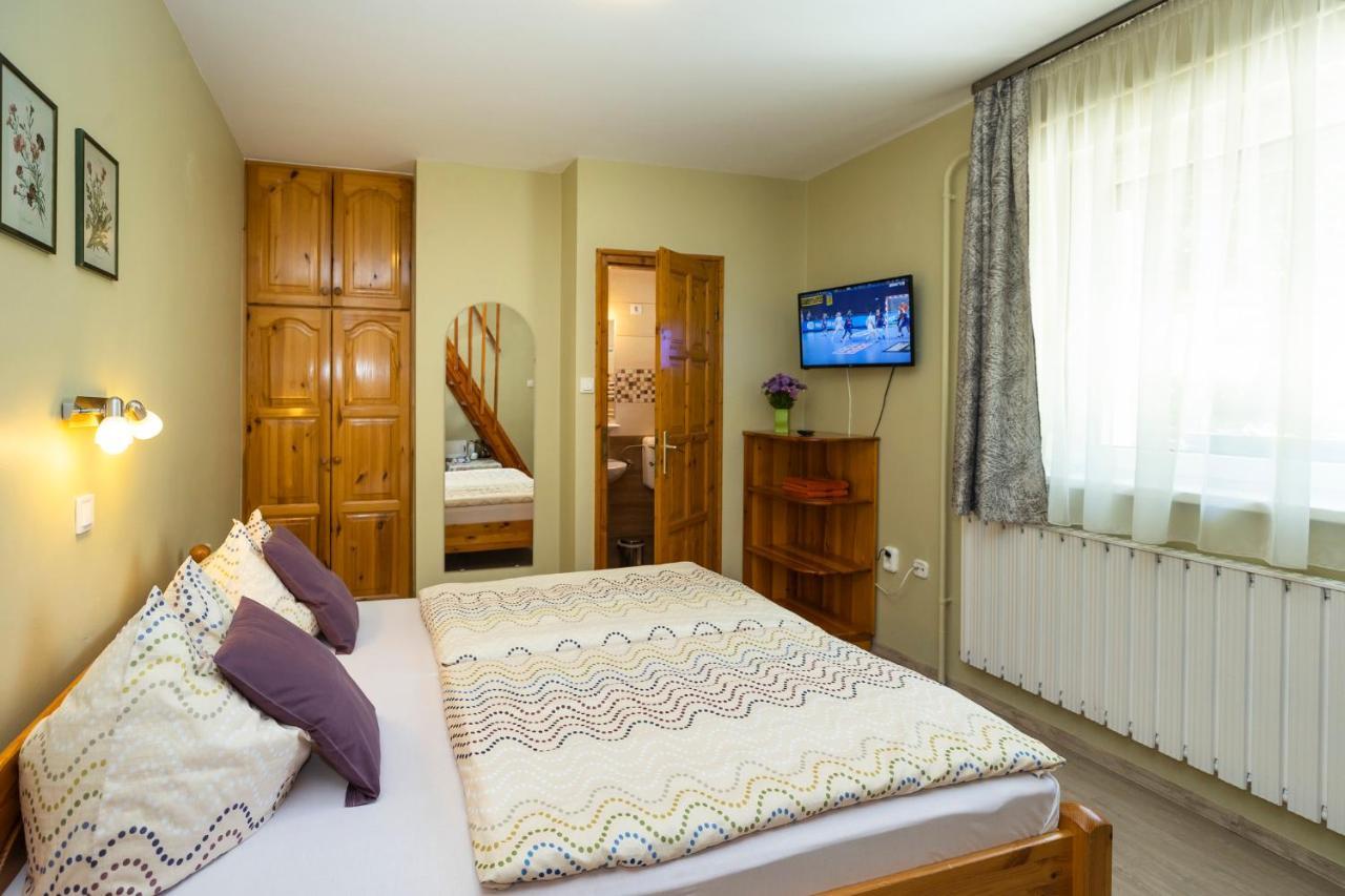 Cecey Apartman 埃格尔 外观 照片
