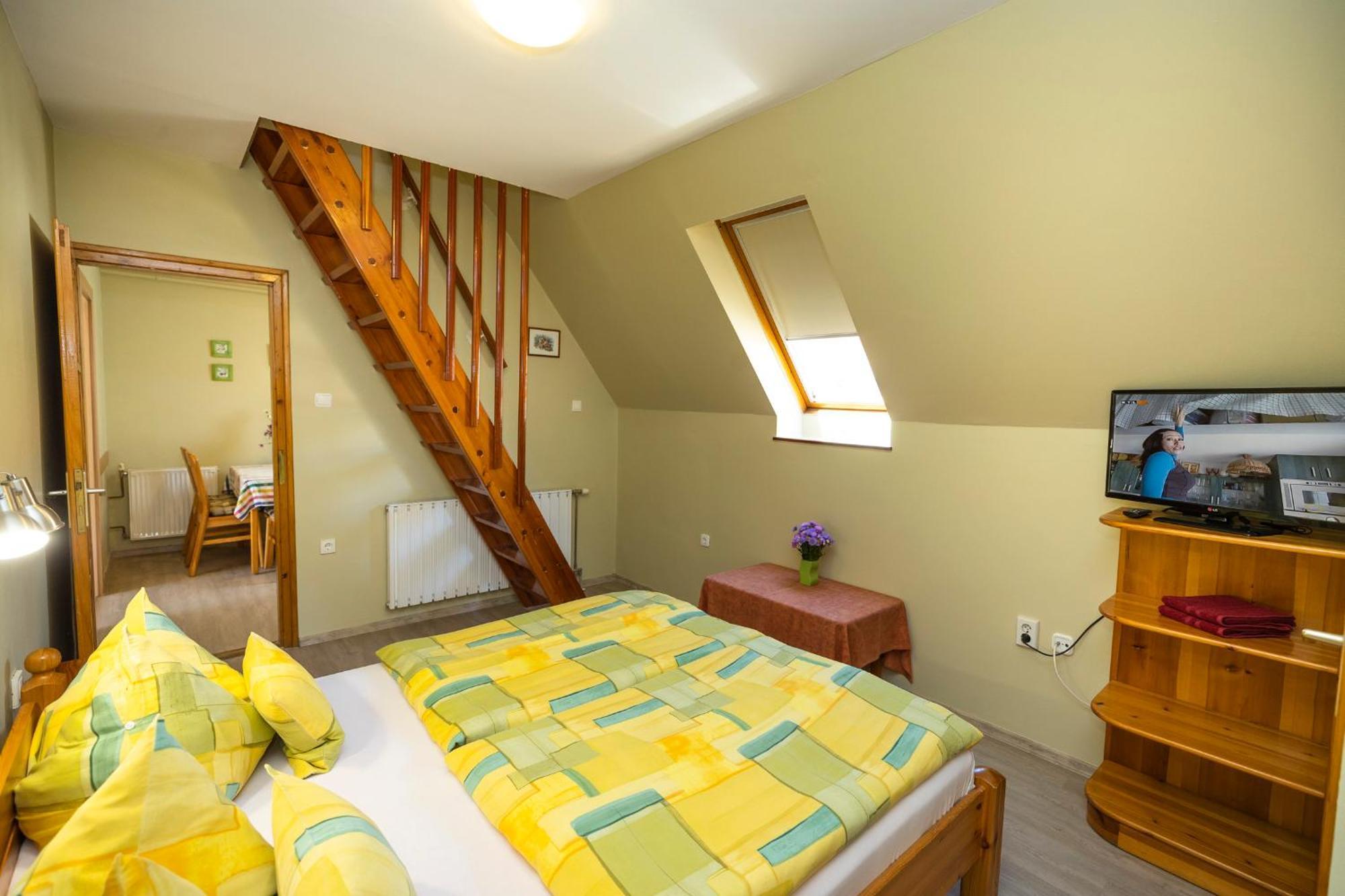 Cecey Apartman 埃格尔 外观 照片