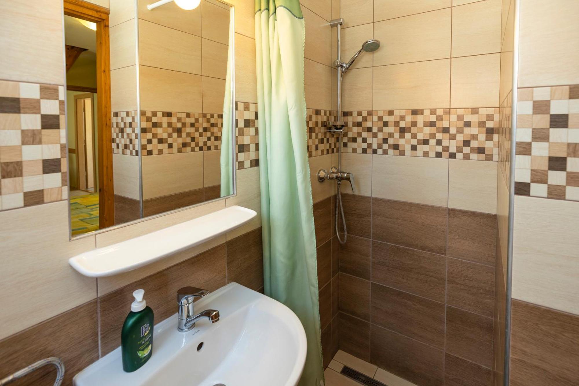 Cecey Apartman 埃格尔 外观 照片